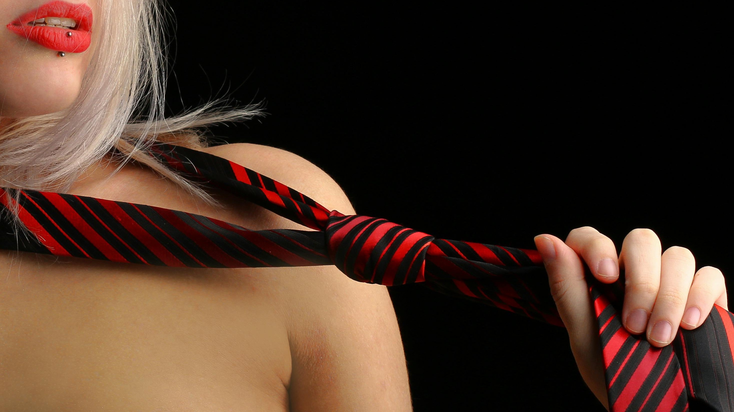 Discreet Gift Sets for a Romantic Night In